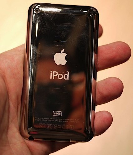 苹果 iPod touch 4 的背面
