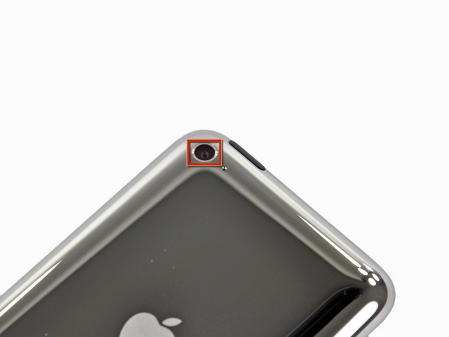 苹果 iPod touch 4 机身背面的主摄像头