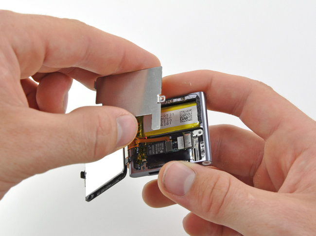 第六代苹果 iPod nano 主板和电池