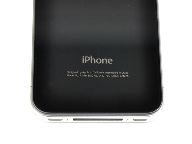 CDMA 版苹果 iPhone 4 手机底部