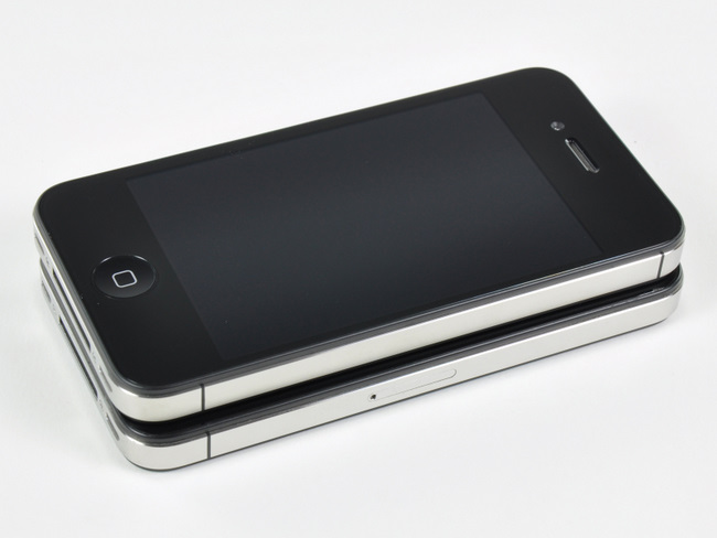 CDMA、GSM 版苹果 iPhone 4 手机侧面对比