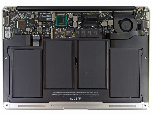 2012 款苹果 MacBook Air 笔记本电脑内部